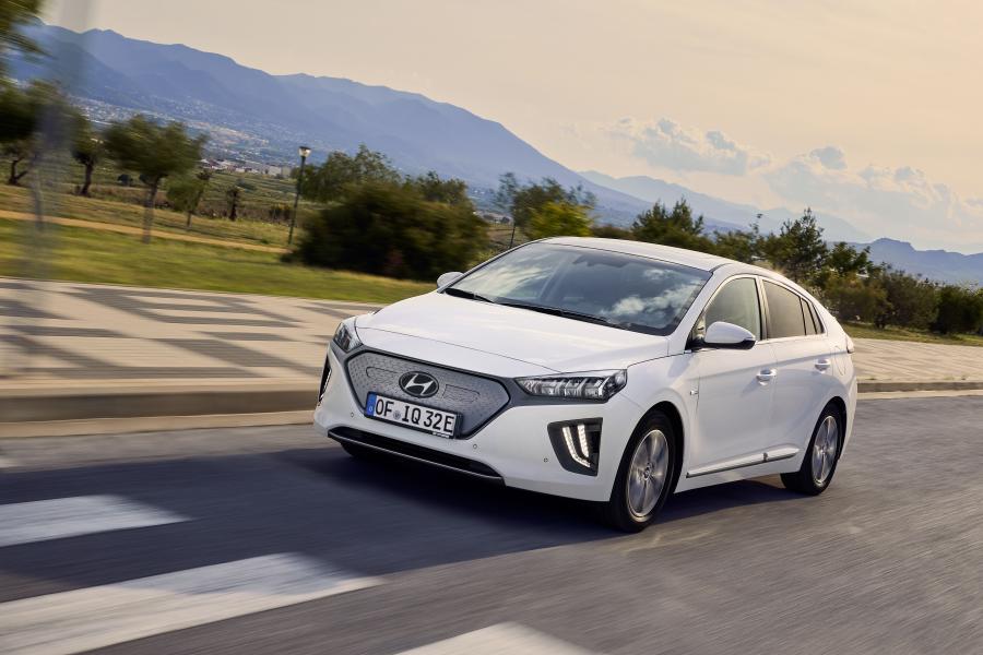  Hyundai IONIQ electric (AE) 2019 года  (WW) (фото 8 из 44)